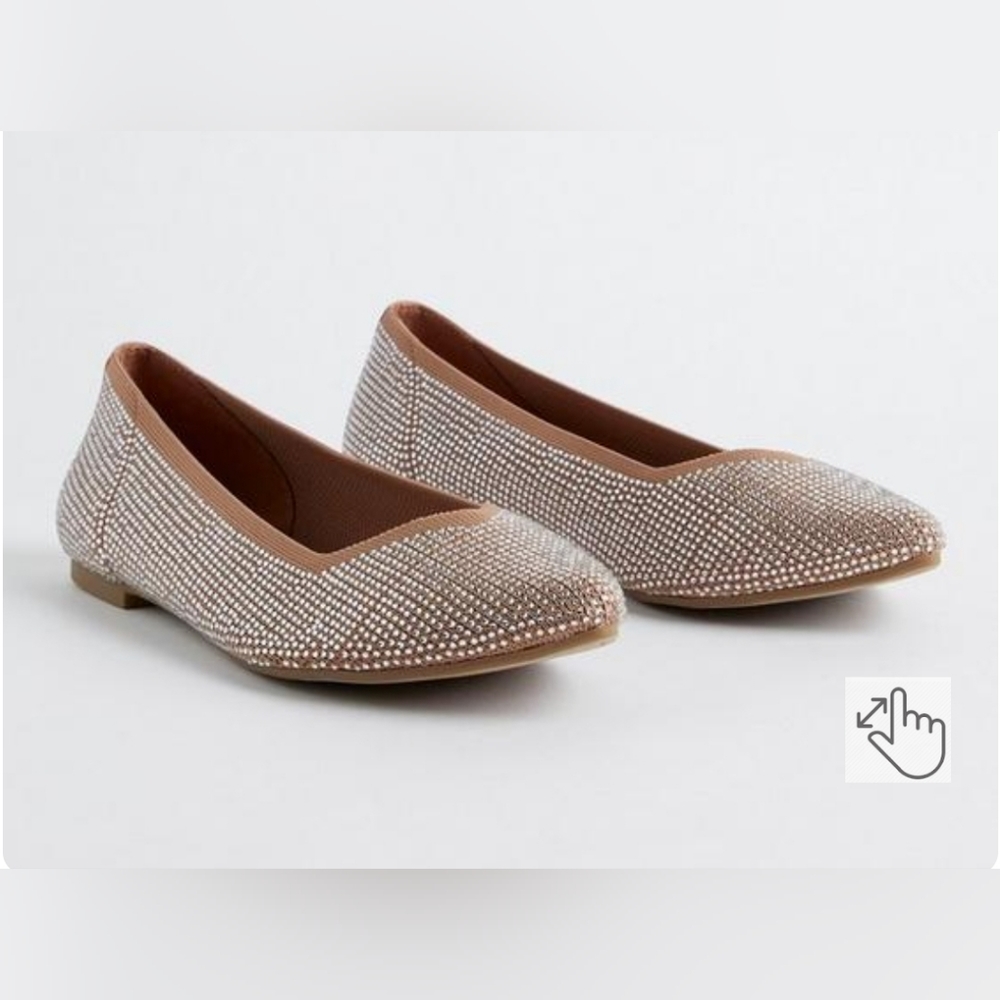 Torrid beige rhinestone pointed toe stretch knit flat shoes NWT Size 10WW